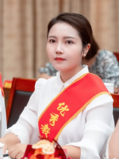 四川巴中晏阳初学校校长李春娇